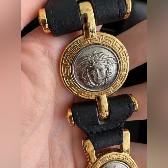 LOT 1435 24K gold plated Versace key ring - Picture 11 of 15